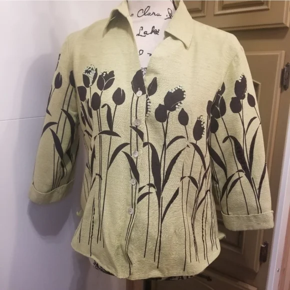 Saint Tropez West Silk button down floral top - Picture 7 of 8